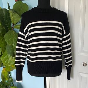 Philosophy Medium Soft Knit Women's Black And White Striped Crewneck Sweater